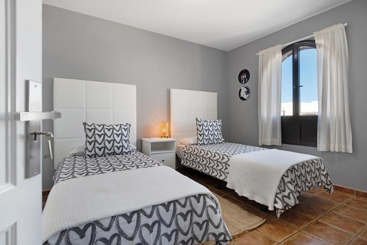 Apartamentos La Estrella III بلايا بلانكا المظهر الخارجي الصورة